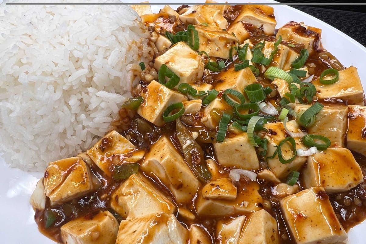BOGO: Ma po Tofu on rice 麻婆豆腐饭