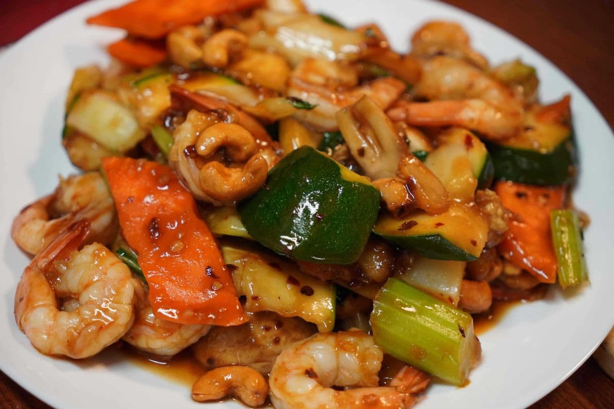 D. Shrimp with Cashew Nuts (Spicy) 四川腰仁