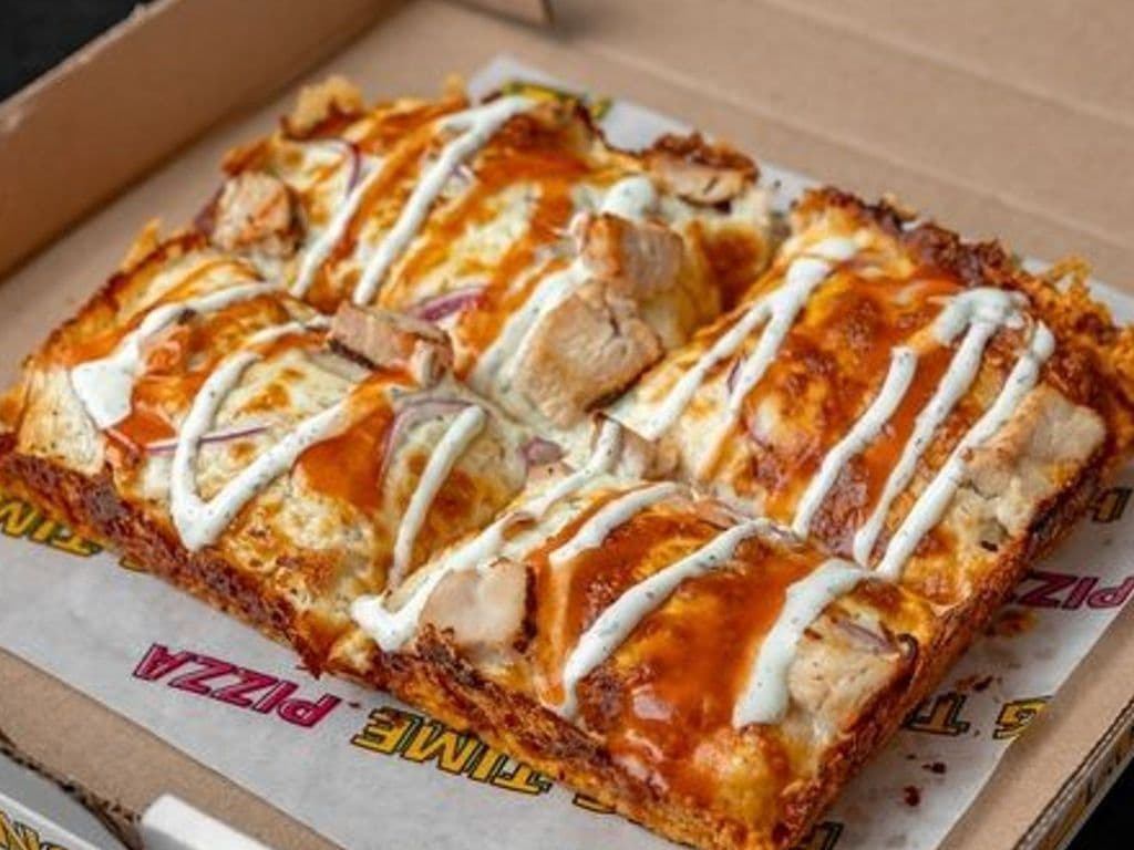Pizza Carre Poulet Piquant de Buffy | Buffys Hot Chicken Square Pizza