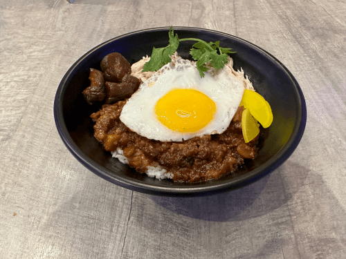 (Bento)雞絲滷肉飯便當 / (Bento) House Special Chicken Rice w/ Marinated Pork Sauce Bento