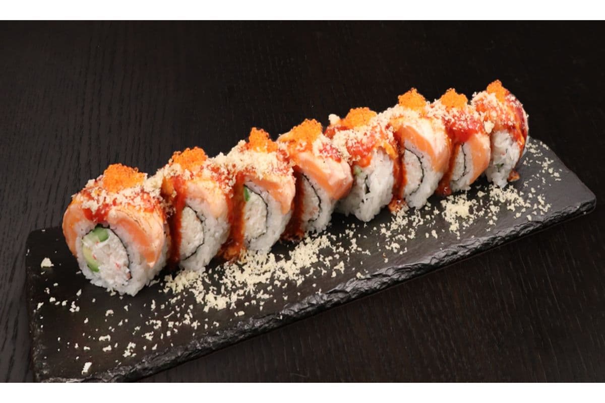 Tataki Salmon Roll