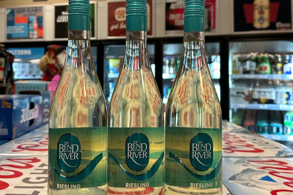 BEND IN THE RIVER RIESLING (1 x 750 mL)