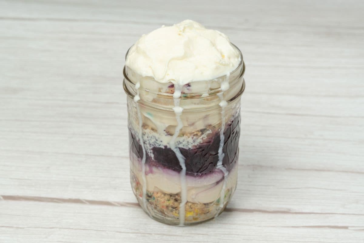 Feature Cheese Cake Jar (may contain nuts)