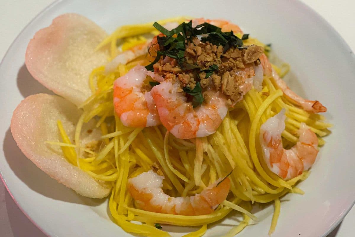 15. Salade mangue aux crevettes / Mango with Shrimps Salad