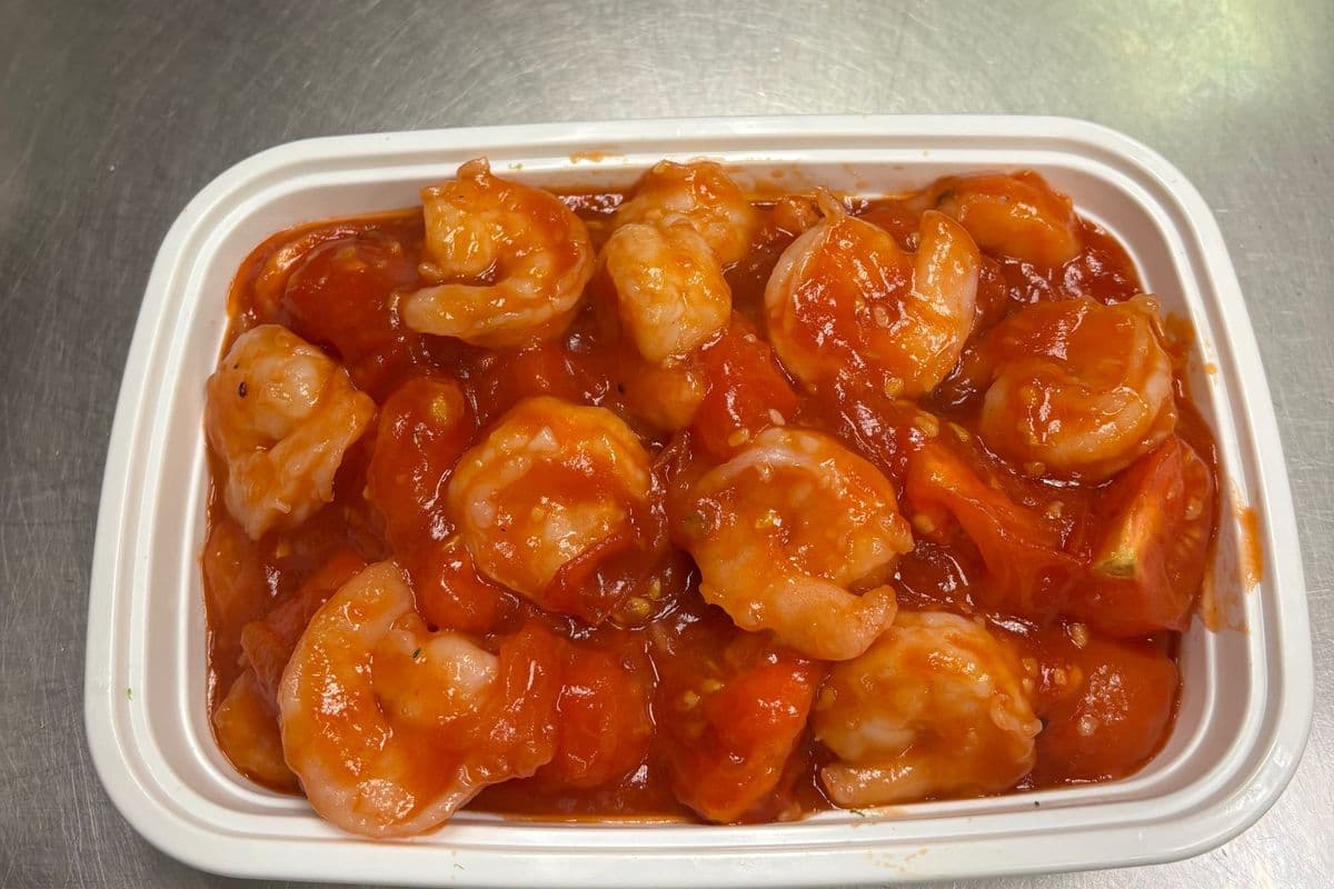 H6. Fresh Shrimp with Tomatoes
