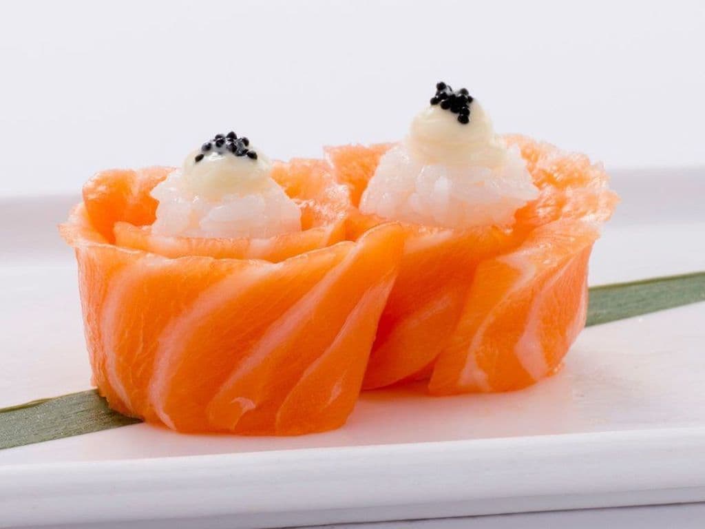 Salmon Rose Sushi (2pcs)