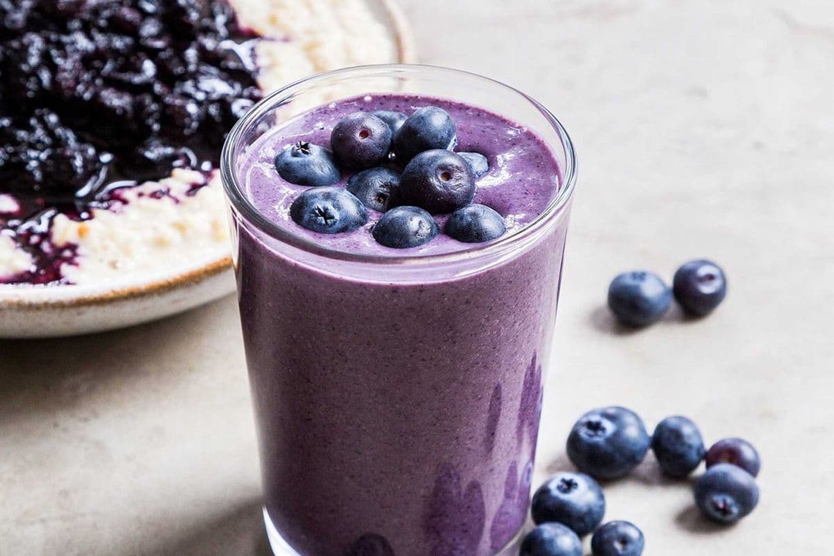 Fresh Blueberry Milkshake (16oz)