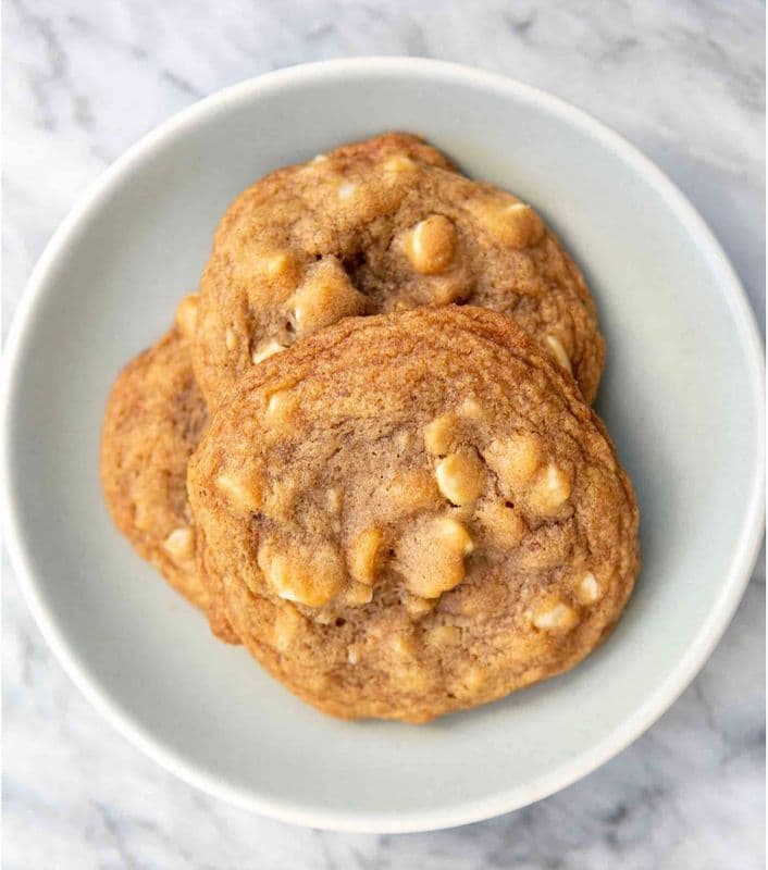WHITE MACADAMIA NUT COOKIES