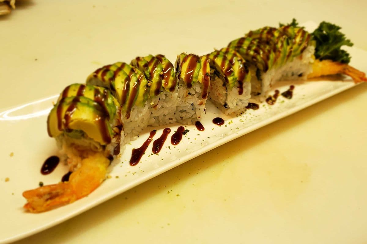 Green Dragon Roll (8 pcs)