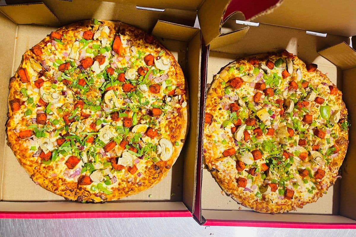 2 Medium Pizza 3 Toppings
