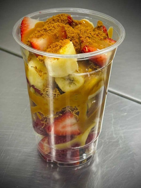 20 Oz Dubai Biscoff Strawberry Banana Cup