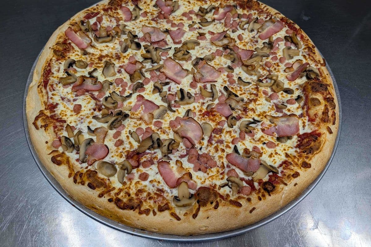 Small Canadian Pizza