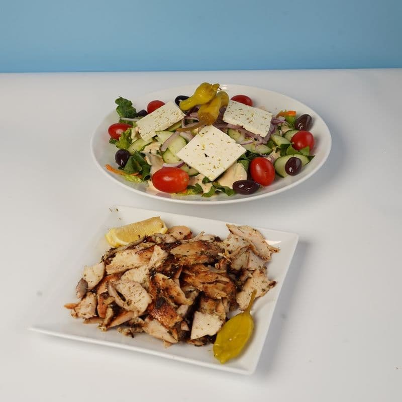 Salade maison avec gyro poulet / Authentique House Salad with Chicken Gyro