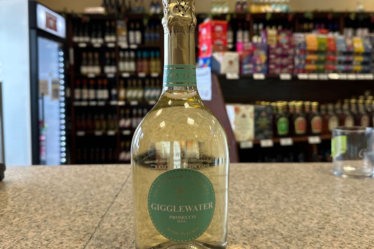Gigglewater Prosecco (1 x 750ml)