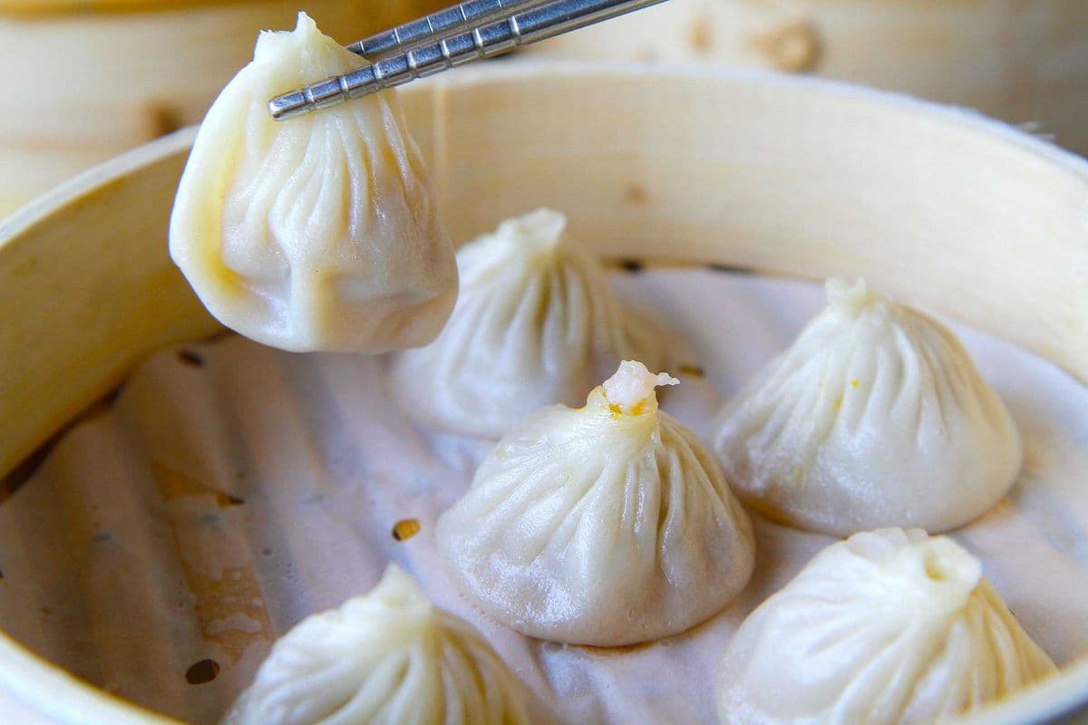 Steamed Shrimp, Scallop, and Pork Soup Dumplings (6 pcs) 海陸小籠湯包