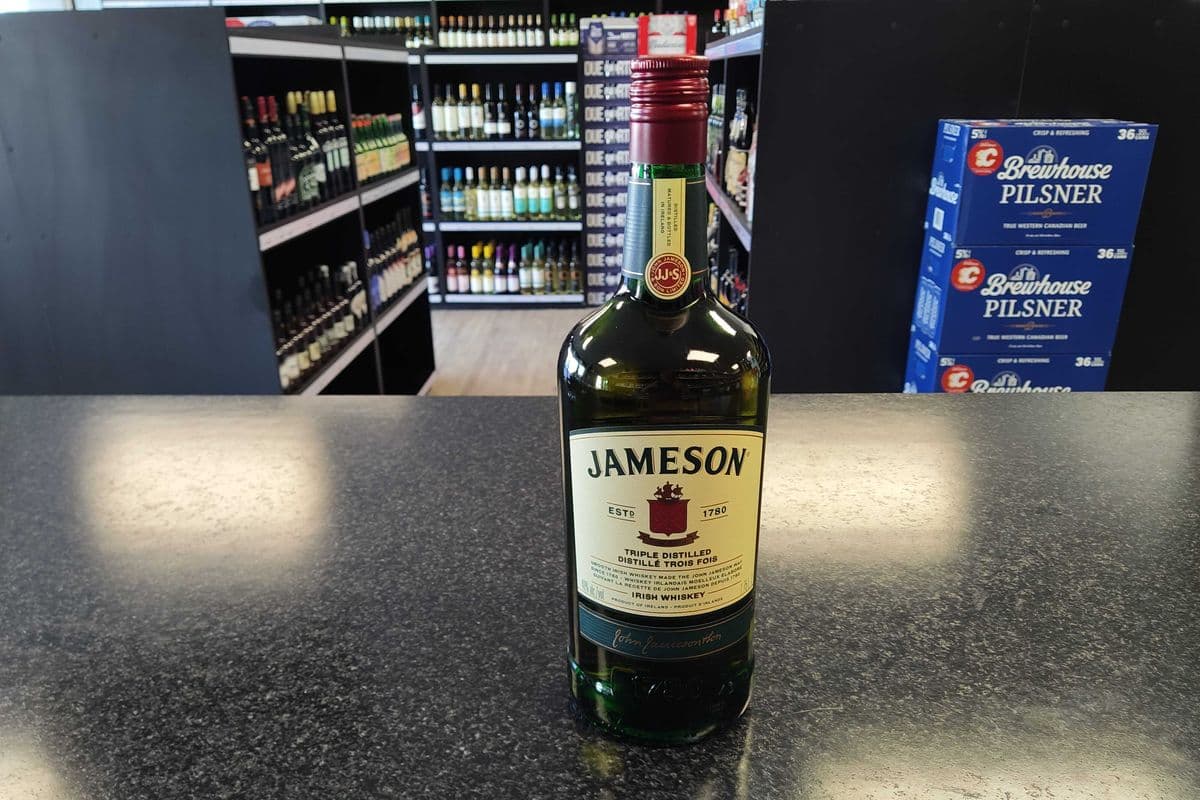 Jameson Irish Whiskey (1 x 1.75L Bottle)