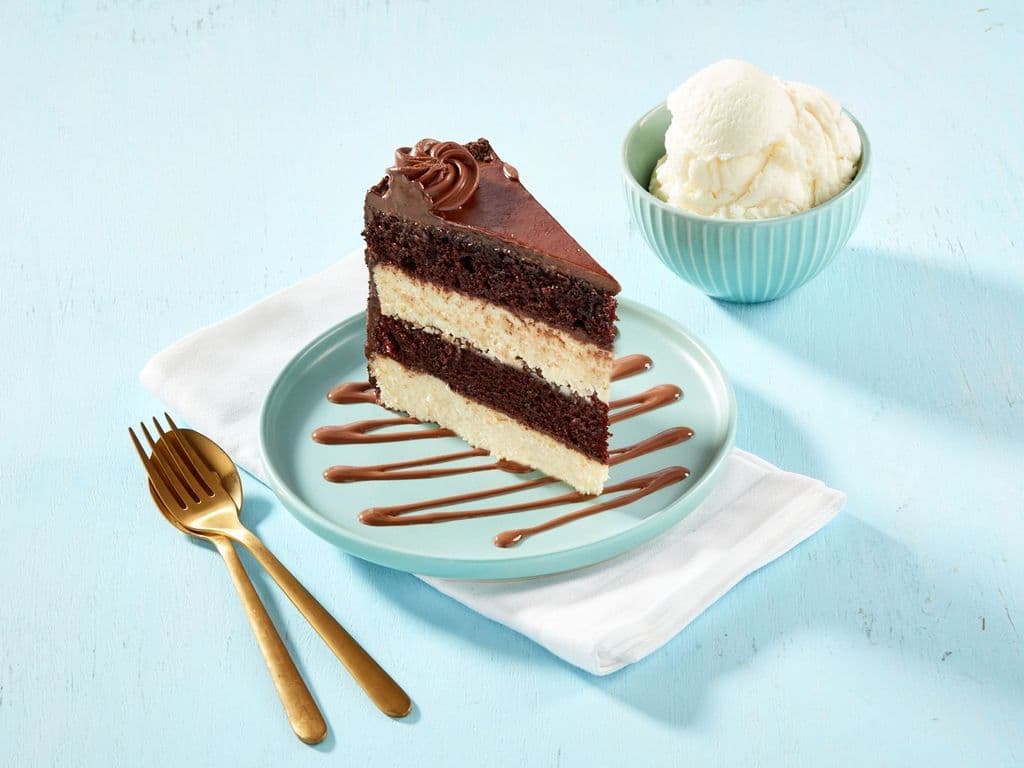 Chocolate Cheesecake w/ Ice Cream