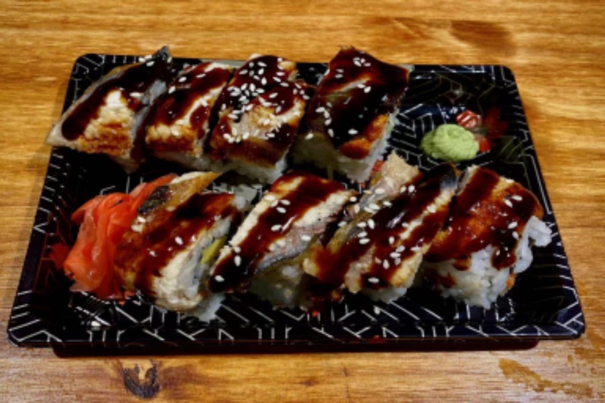 4. Eel Roll (8pcs)