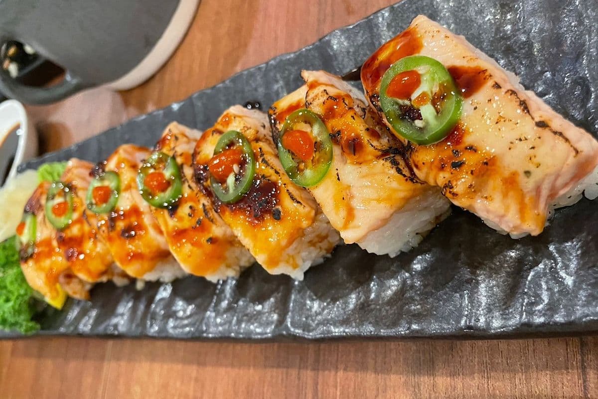 Spicy Salmon Oshi