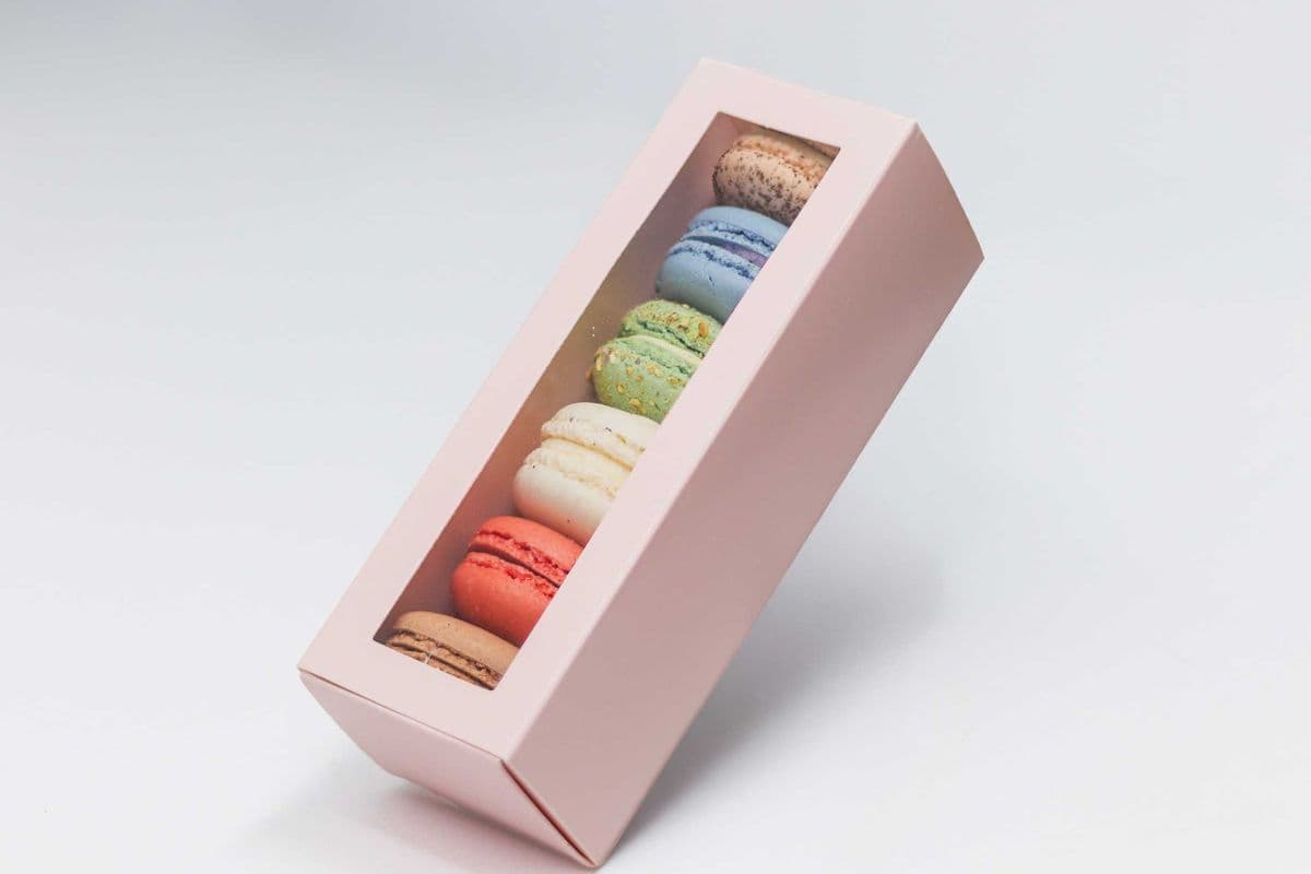 Six Macarons