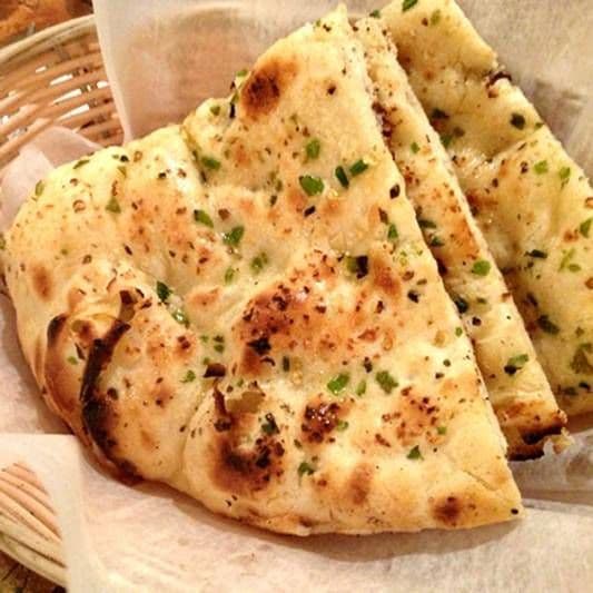Garlic Naan / Garlic Naan