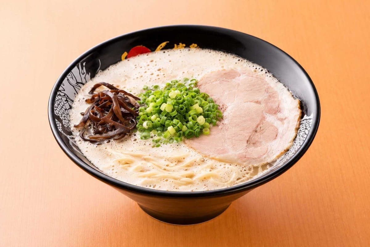 Signature Tonkotsu 博多豚骨ラーメン