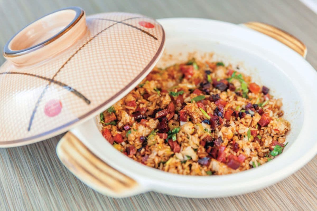 D17. Chef Cattle Chinese Sausage Claypot Rice
