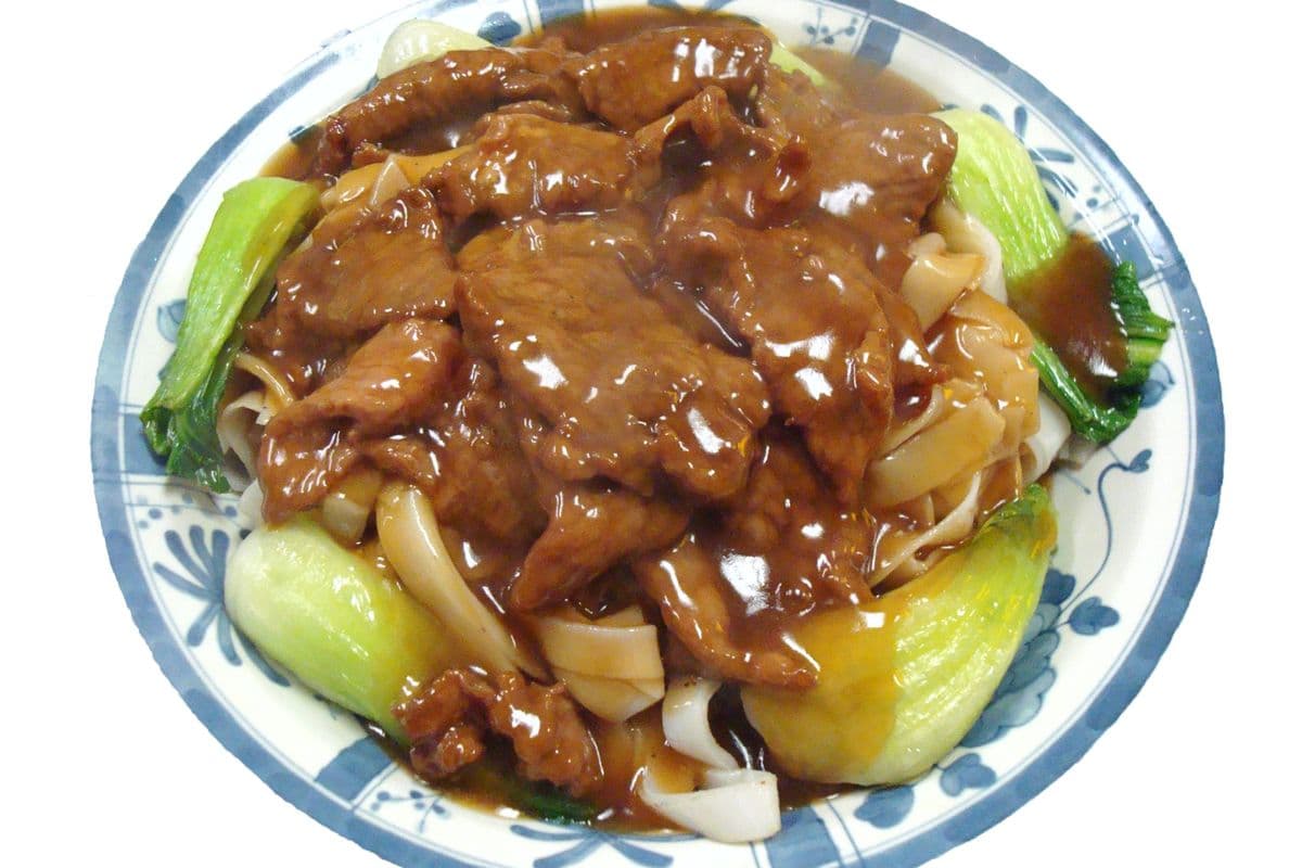 284. Rice Noodle with Beef and Vegetable in Oyster Sauce 時菜炒牛河