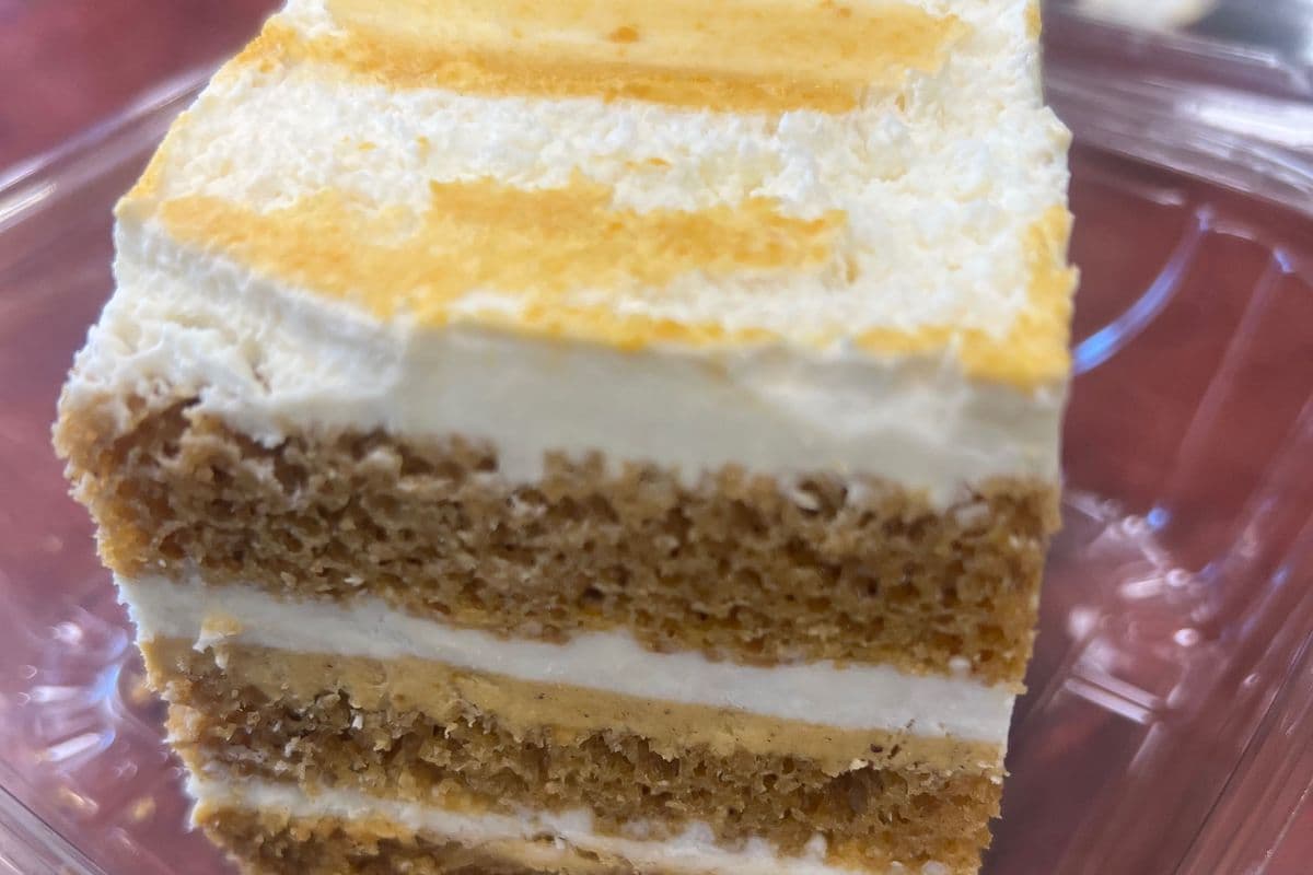 New: pumpkin latte cake (1 slice)
