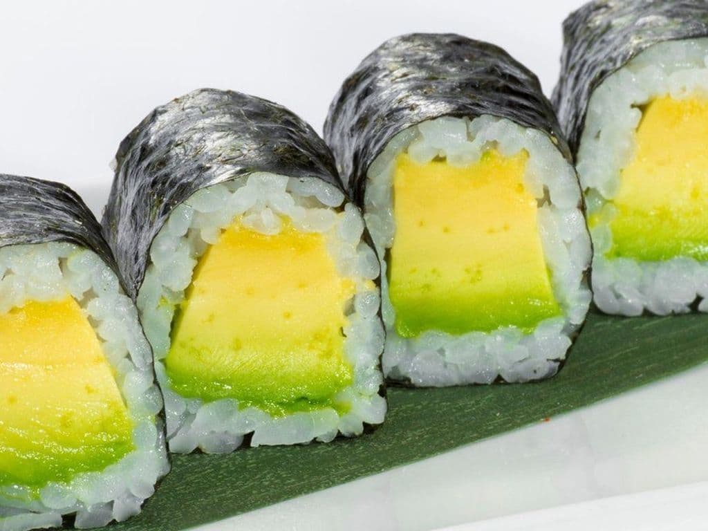 VM02 Avocado Roll (6 pcs)