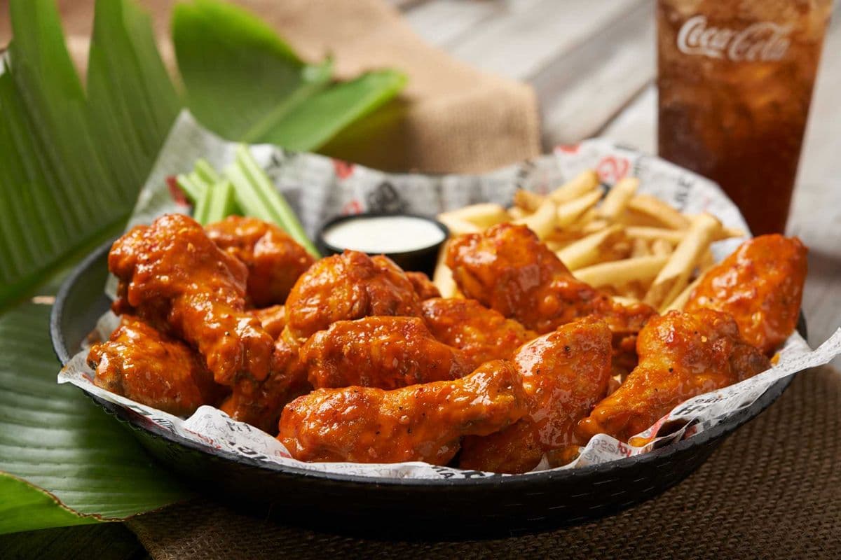 10pc Wings Combo (Wings + Dip + side + Pop)