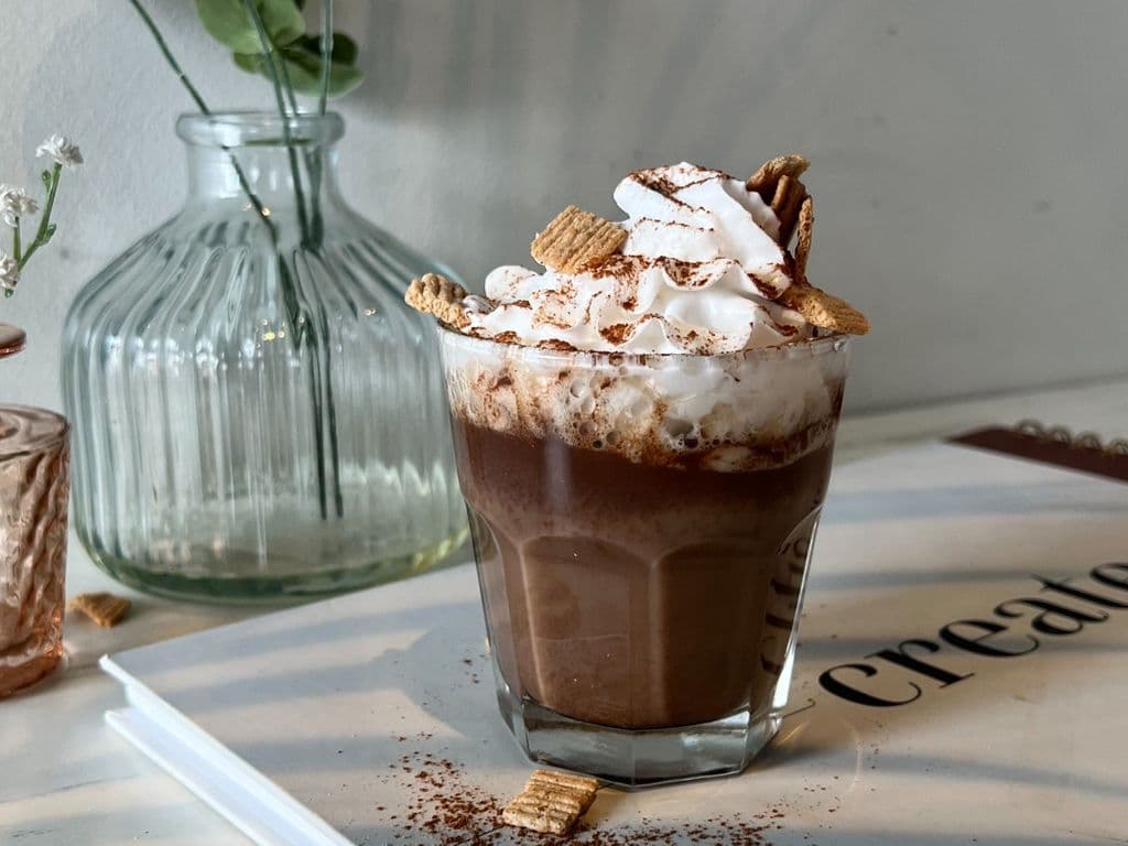Chocolat Chaude a la Cannelle - Cinnamon Hot Chocolate