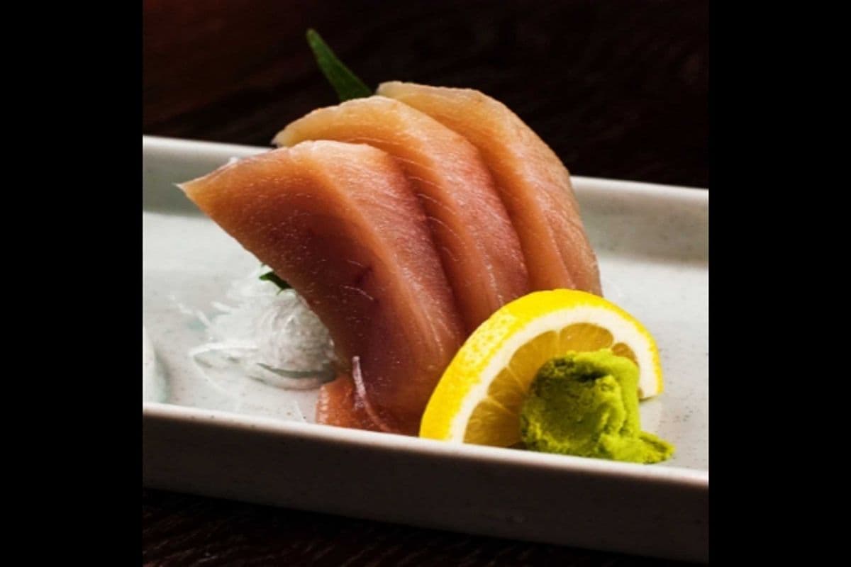 J07. Tuna Sashimi