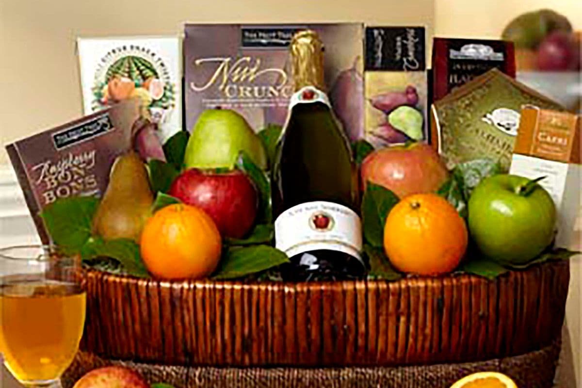 Special Holiday D'Arles Fruit Basket With Champagne
