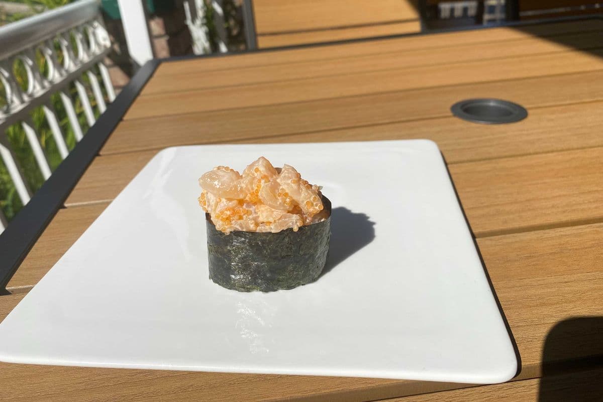 Chopped Scallop Nigiri Sushi (1 pc)