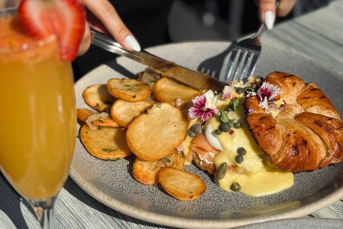 BÉNÉ AU SAUMON FUMÉ - SMOKED SALMON BENNY