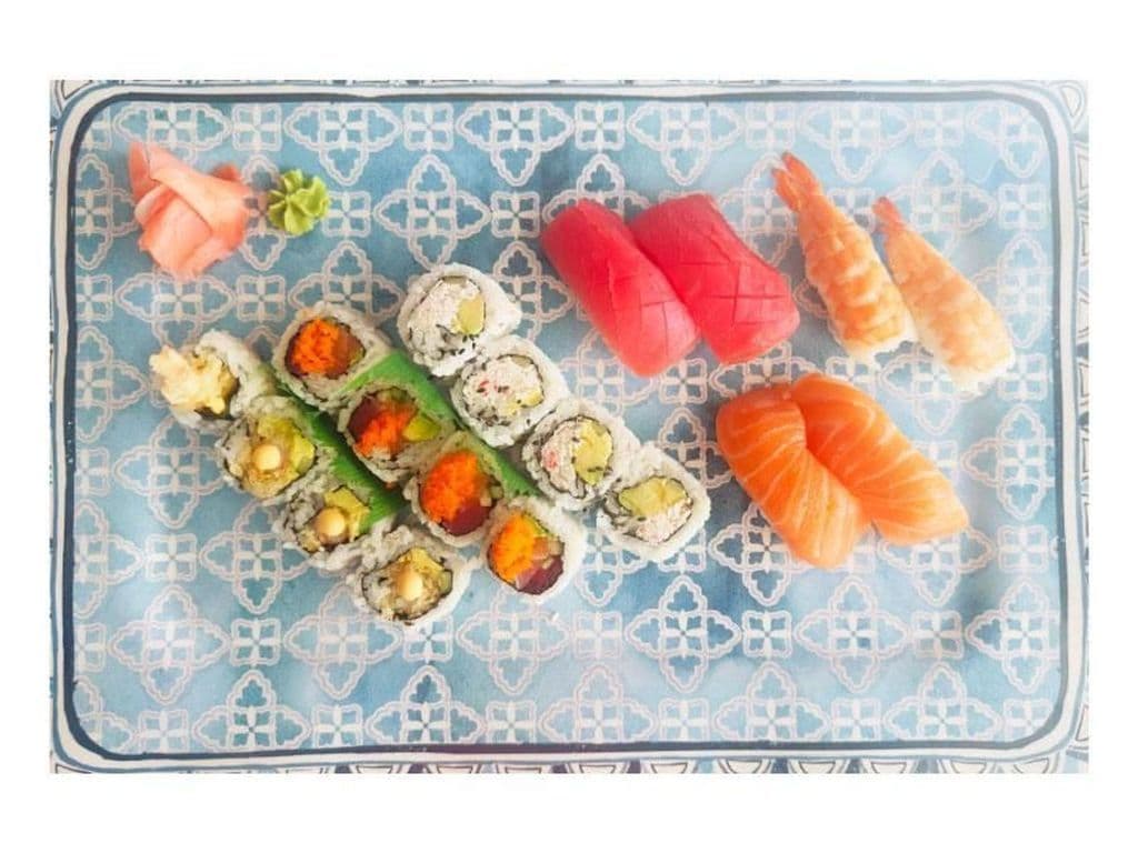 Banzai Deluxe Sushi combo (18Pcs)