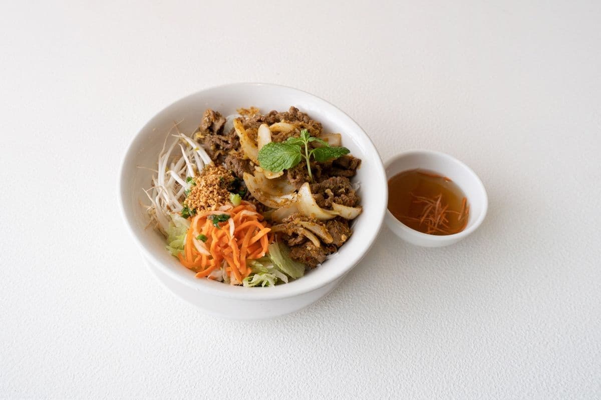 35. Rice Vermicelli with Wok-Seared Beef in Spicy Lemongrass - Bun Bo Xao Xa Ot