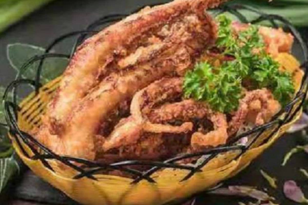 Crispy Chicken Gristle with Garlic