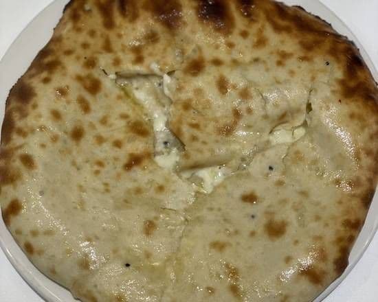 Naan au fromage / Naan with Cheese