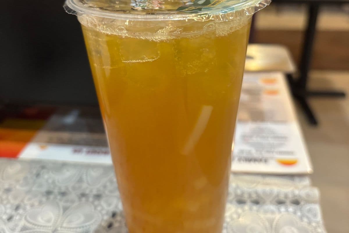 D16. Pineapple Milk Tea (700 ml)