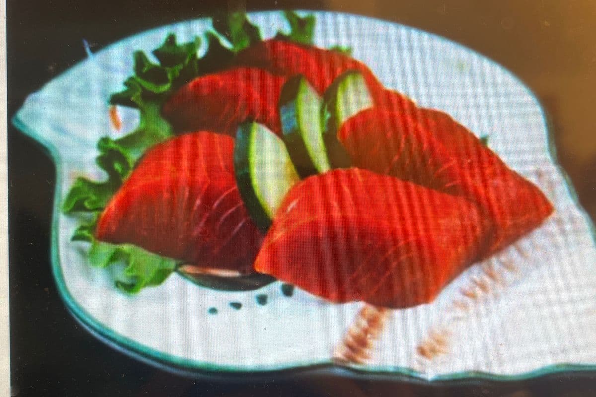 5pcs wild salmon sashimi (5片野生三文鱼刺身)