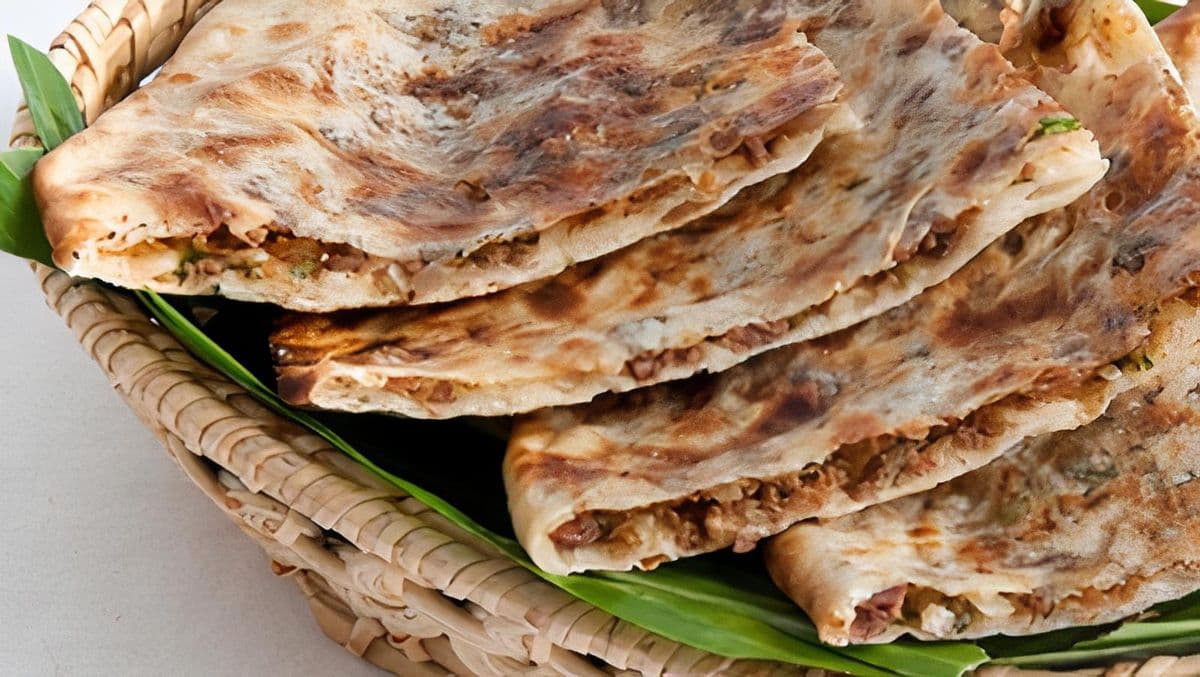 Stuffed Kheema Naan- Raita- Pickle
