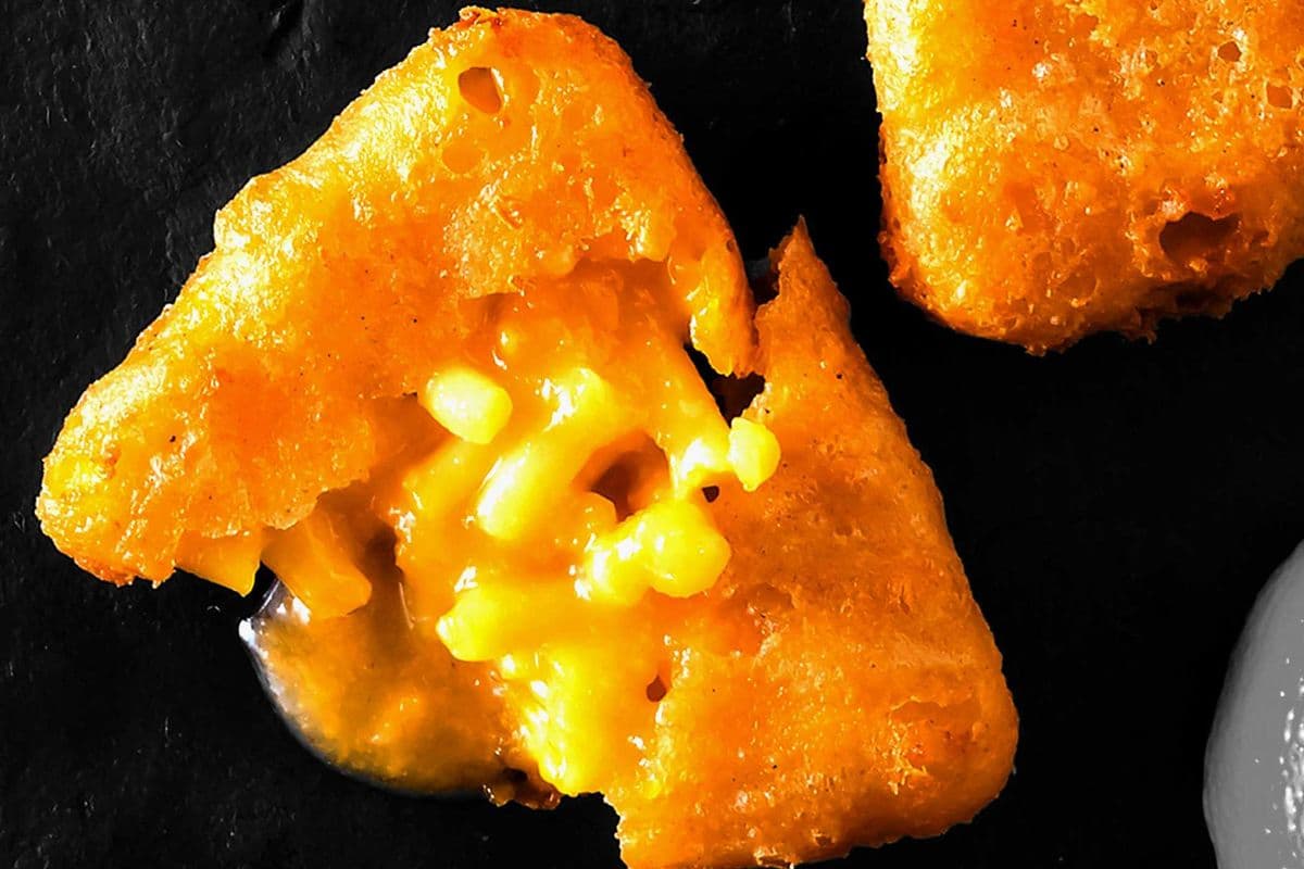 Mac and Cheese Wedges (8pcs) with fries