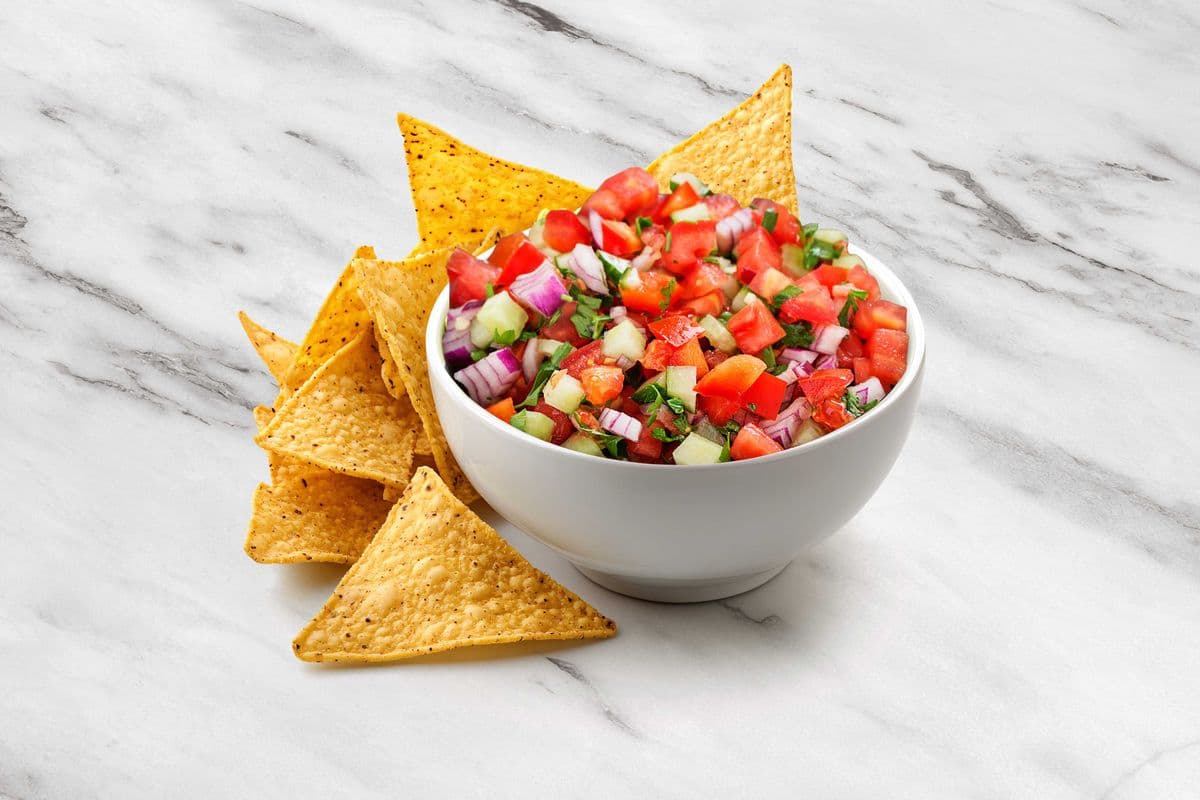 Chips & Fresh Salsa (8 oz)