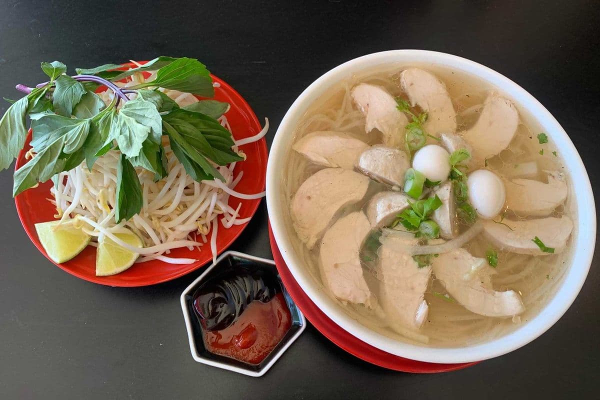 20. Pho Ga Dac Biet