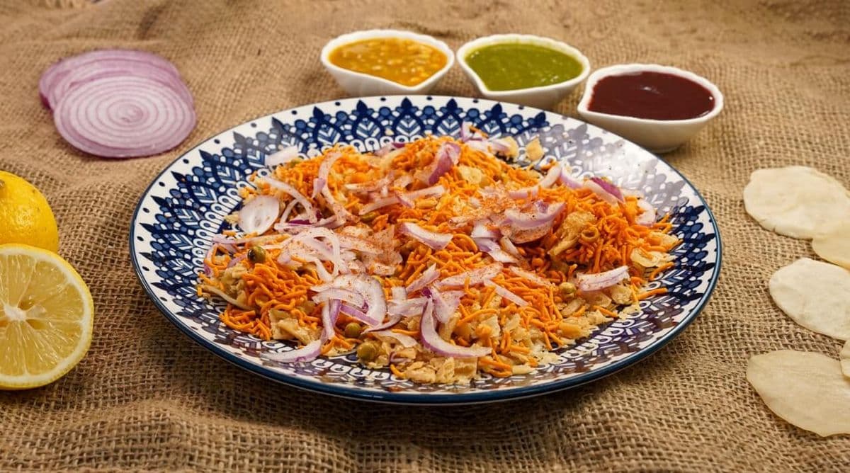 Surti Cheese Aloopuri 9 PCS