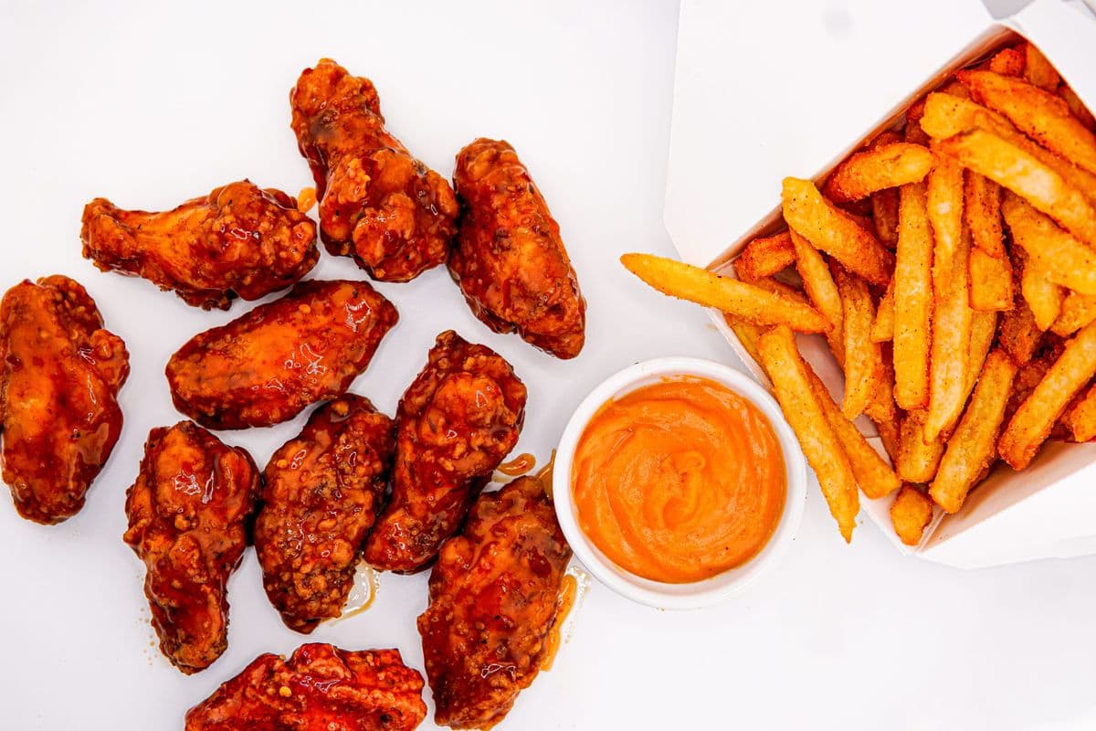 Sweet Chilli Chicken Wings with Sesame and Fries Combo