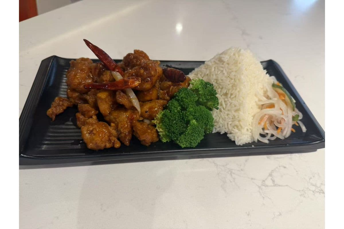 S4 General Tao’s Chicken on Rice