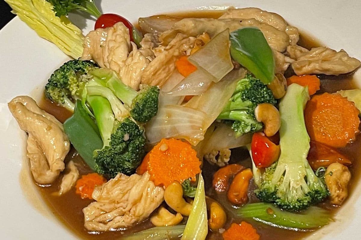 34. Sauté au wokaux noix de cajoux / Cashew Chicken Wok Stir-Fry